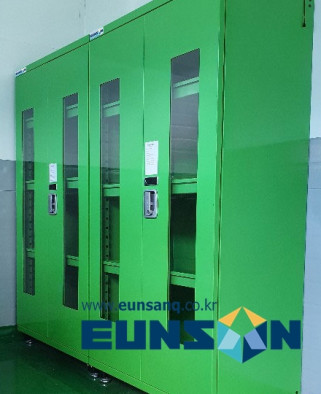 전자 장비 보관함